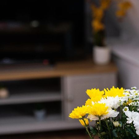 Stamford Central Stay - Stylish 2-Bed Apartment With Wifi エクステリア 写真