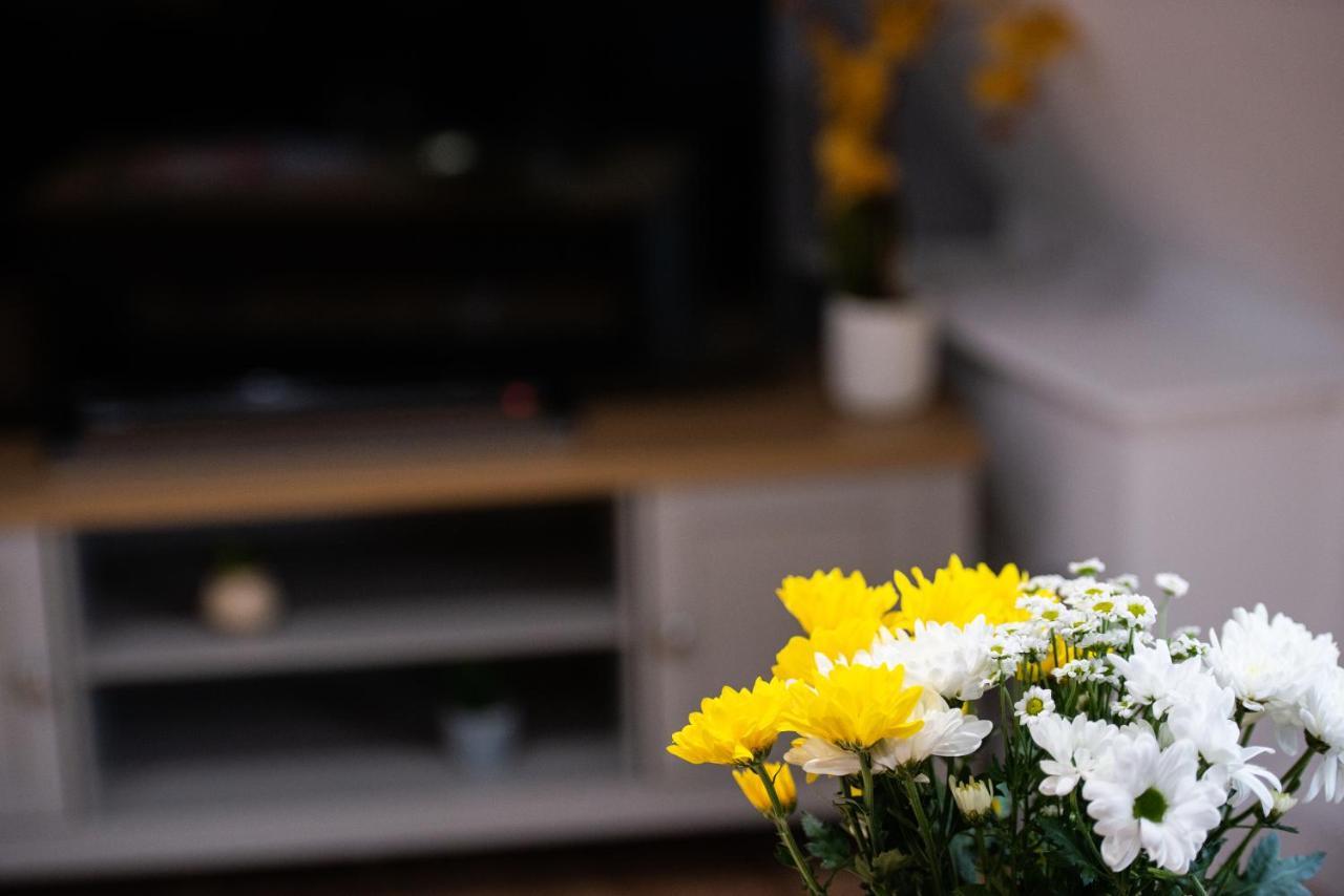 Stamford Central Stay - Stylish 2-Bed Apartment With Wifi エクステリア 写真