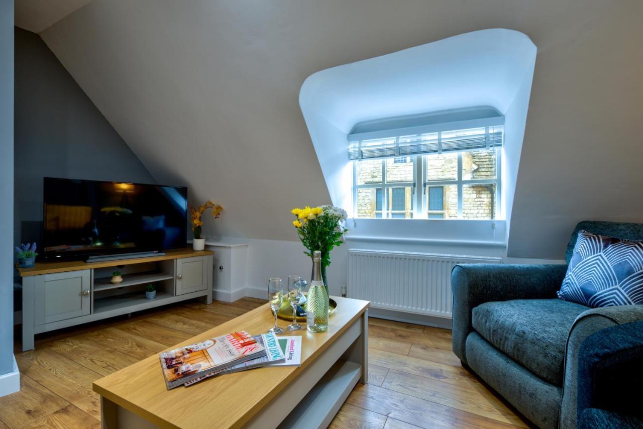 Stamford Central Stay - Stylish 2-Bed Apartment With Wifi エクステリア 写真