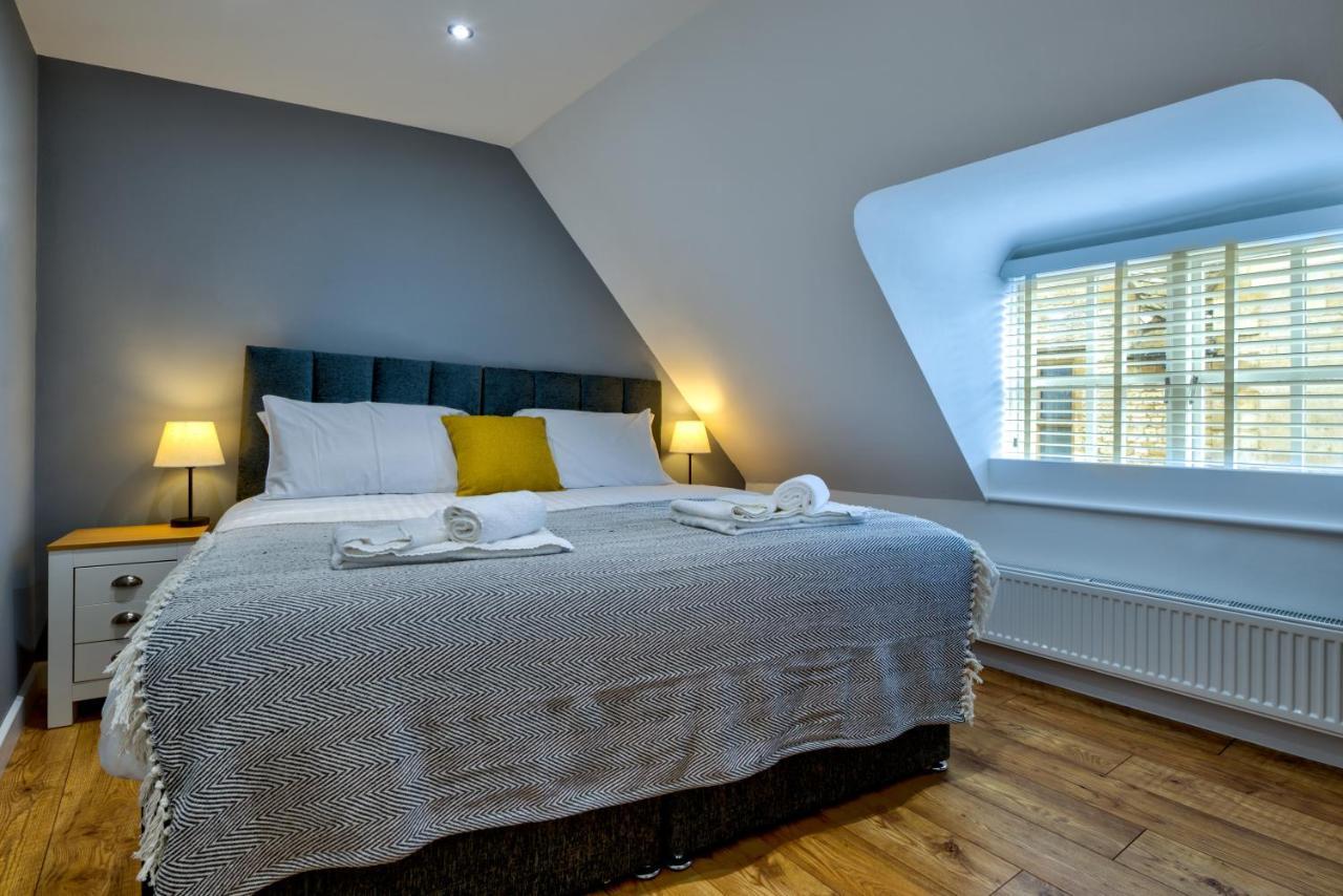 Stamford Central Stay - Stylish 2-Bed Apartment With Wifi エクステリア 写真