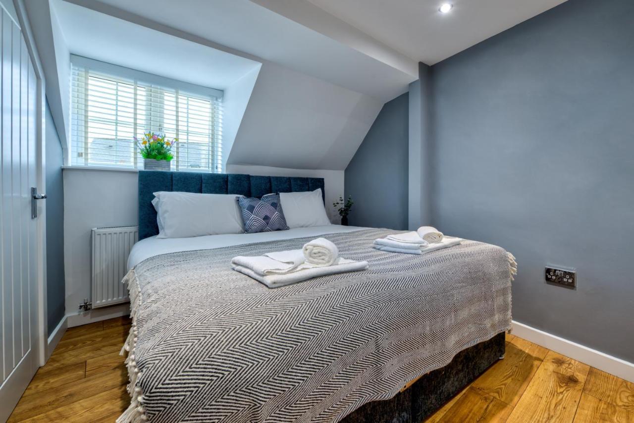 Stamford Central Stay - Stylish 2-Bed Apartment With Wifi エクステリア 写真