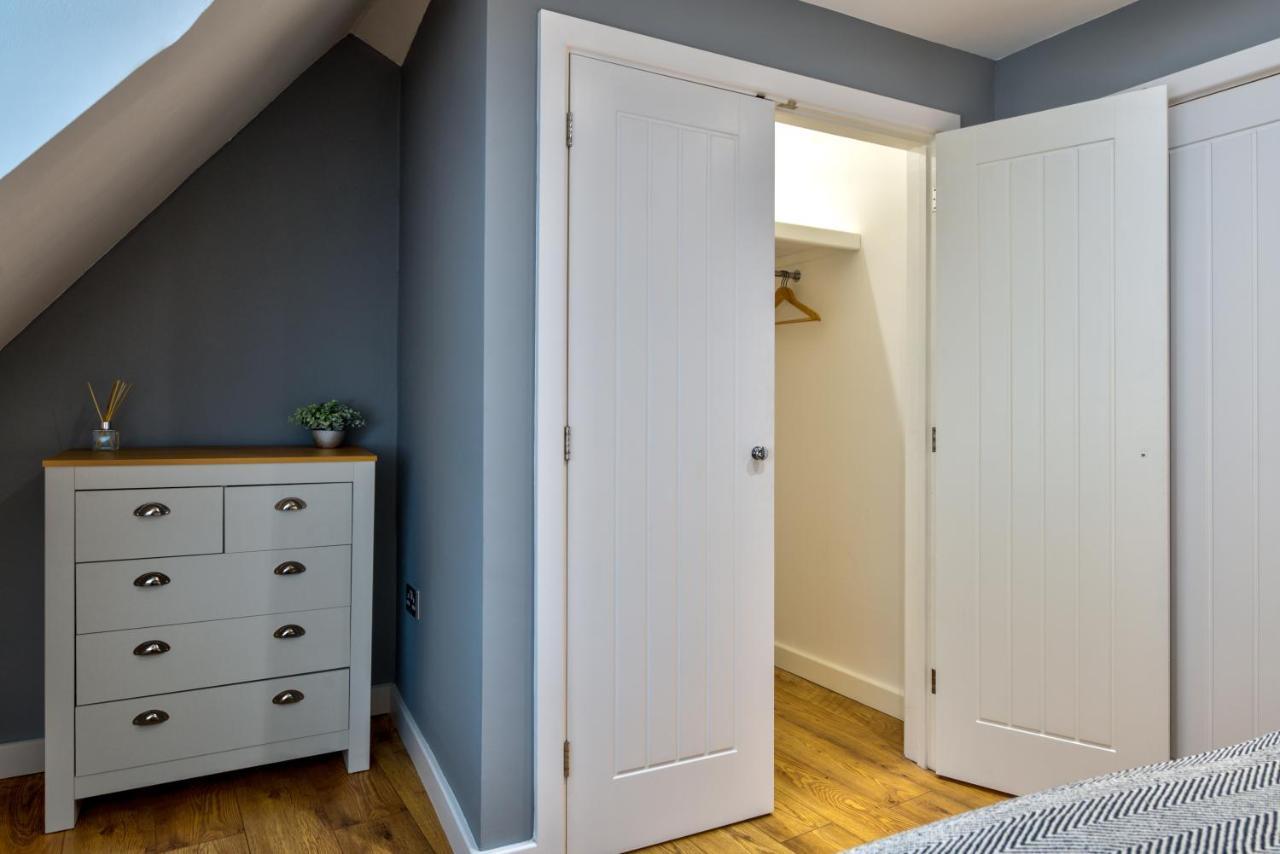 Stamford Central Stay - Stylish 2-Bed Apartment With Wifi エクステリア 写真